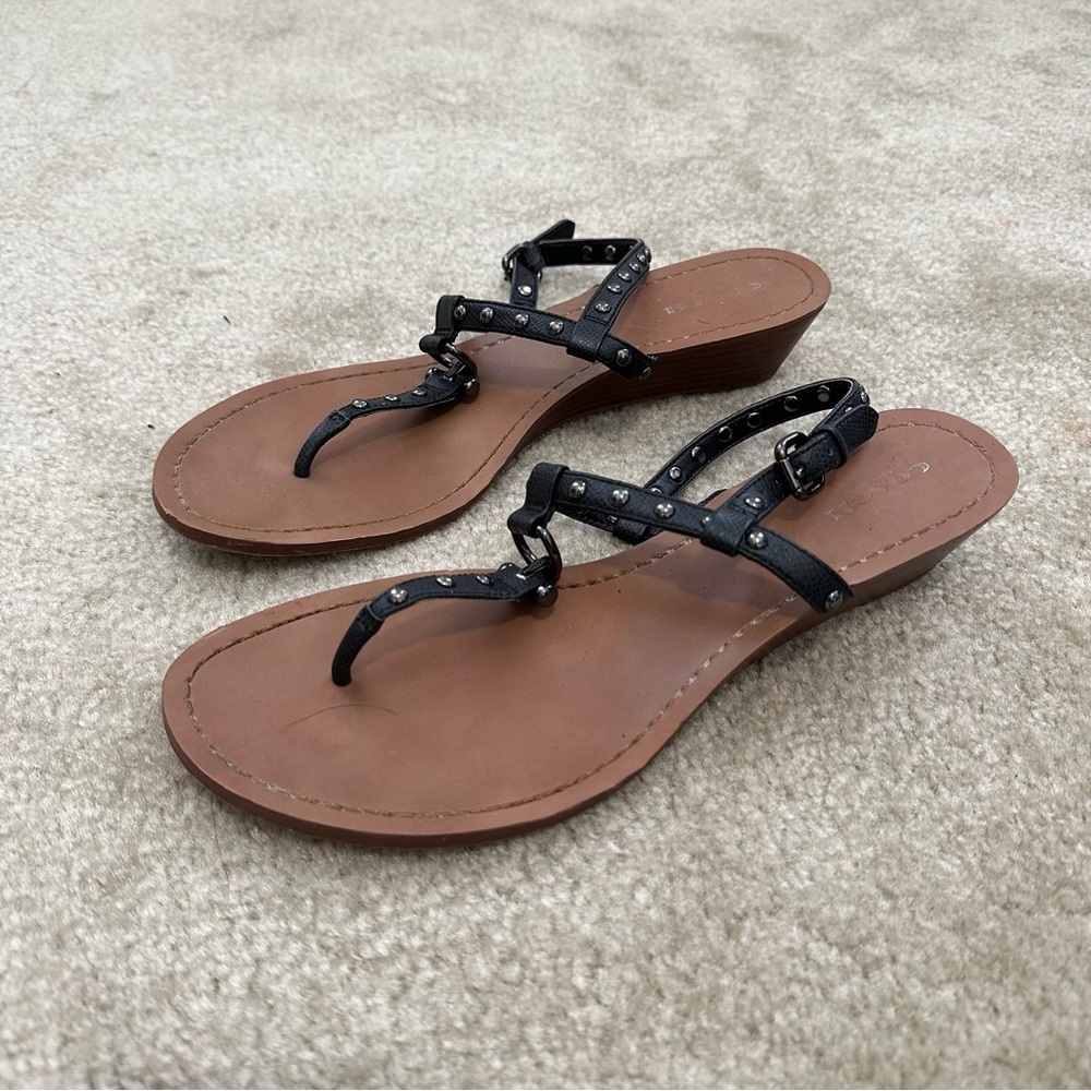 COACH black leather thong wedge studded sandles - 9